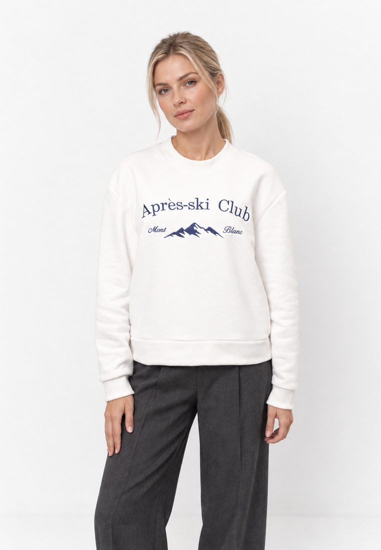 Свитшот Apres-ski Club, вид спереди и вышивка